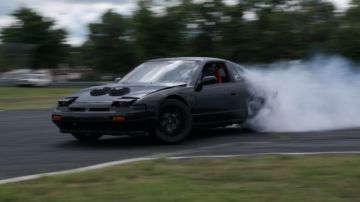 مبادرة تشريعية تقترح إدراج السياقة البهلوانية ضمن الجنح في مدونة السير مبادرة تشريعية تقترح إدراج السياقة البهلوانية ضمن الجنح في مدونة السير