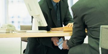 من هم زبائن الماستر مقابل المال؟ القضاء يفتح الصندوق الأسود للتعليم العالي من هم زبائن الماستر مقابل المال؟ القضاء يفتح الصندوق الأسود للتعليم العالي