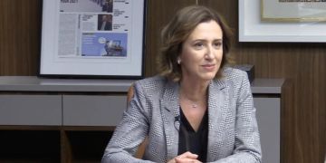 تسلحت بأرقام خارطة الطريق السياحية ومطار بني ملال.. عمور تكذب عادل بركات