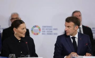 ماكرون: ميناء الداخلة سيدشن حقبة جديدة للمحيط الأطلسي.. وجهود الملك يحتدى بها بإفريقيا ماكرون: ميناء الداخلة سيدشن حقبة جديدة للمحيط الأطلسي.. وجهود الملك يحتدى بها بإفريقيا