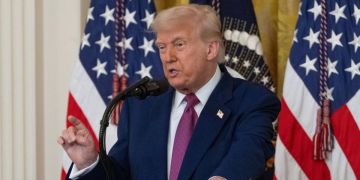 ترامب: الضربات الأمريكية دمرت بالكامل المنشآت النووية الإيرانية ترامب: الضربات الأمريكية دمرت بالكامل المنشآت النووية الإيرانية