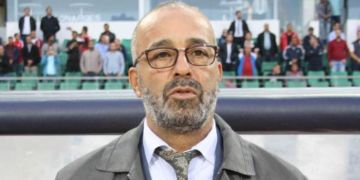 السكتيوي يفاجئ مكونات حسنية أكادير بعد الإفلات من النزول السكتيوي يفاجئ مكونات حسنية أكادير بعد الإفلات من النزول