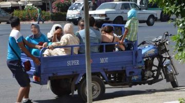 الببيكوب والتريبورتور يحاصران وزير النقل بالبرلمان .. وقيوح يعد بالإفراج عن الرخص الببيكوب والتريبورتور يحاصران وزير النقل بالبرلمان .. وقيوح يعد بالإفراج عن الرخص