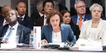 عمور تترأس الوفد المغربي بسيغوفيا عمور تترأس الوفد المغربي بسيغوفيا