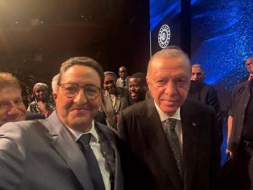 تصرف خارج البروتوكول.. سيلفي مع أردوغان يجر على وزير النقل انتقادات عارمة