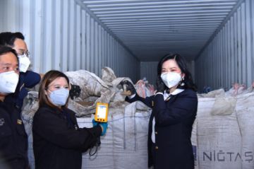 تايلاند تضبط 700 طن من نفايات سامة قادمة من المغرب