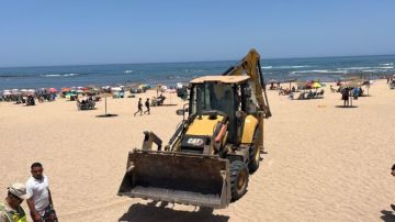 سلطات البيضاء تشن حملة لتحرير شاطئ دار بوعزة من الفوضى والابتزاز الصيفي