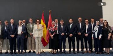 المغرب وإسبانيا يتفقان على إجراءات جديدة للنقل الطرقي.. والرباط تطالب بـ110 آلاف رخصة سفر المغرب وإسبانيا يتفقان على إجراءات جديدة للنقل الطرقي.. والرباط تطالب بـ110 آلاف رخصة سفر