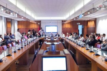 برلمانيون يحذرون من تغول العقوبات في قانون الصحافة.. والحكومة تلتزم بحماية حرية التعبير