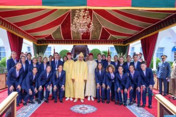 في احتفال العرش.. الملك يحتفي بلبؤات الأطلس ويستقبل رئيس الفيفا بالمضيق (صور) في احتفال العرش.. الملك يحتفي بلبؤات الأطلس ويستقبل رئيس الفيفا بالمضيق (صور)