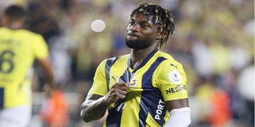 زميل النصيري وأمرابط يتهم فنربخشه بإجباره على تناول المنشطات