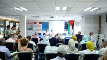 ست وفيات وحالات شلل وبتر.. عاملات سيكوم سيكوميك يواصلن الاعتصام المفتوح بعد سنوات من التشريد ست وفيات وحالات شلل وبتر.. عاملات سيكوم سيكوميك يواصلن الاعتصام المفتوح بعد سنوات من التشريد