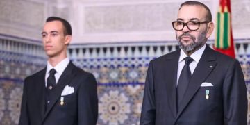 الملك يصف الشعب الجزائري بالشقيق ويجدد التمسك باليد الممدودة الملك يصف الشعب الجزائري بالشقيق ويجدد التمسك باليد الممدودة