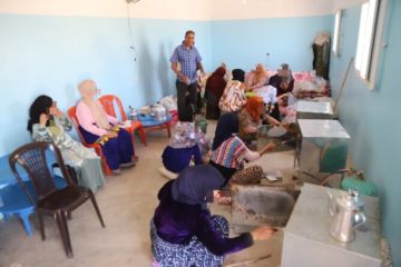 قرويات نواحي ورزازات يطلقن مشروعا جماعيا لتخفيف أعباء المناسبات (فيديو) قرويات نواحي ورزازات يطلقن مشروعا جماعيا لتخفيف أعباء المناسبات (فيديو)