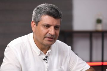 أدمينو: خطاب العرش يؤسس لاقتصاد جديد.. ودعم المغرب لغزة استمرار لعقيدة إنسانية أدمينو: خطاب العرش يؤسس لاقتصاد جديد.. ودعم المغرب لغزة استمرار لعقيدة إنسانية