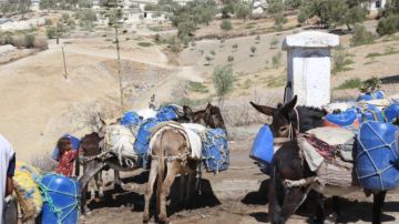 منع مراسل العمق من تغطية أزمة الماء بضواحي تاونات.. الشطط في السلطة يطفح فوق العطش (فيديو)