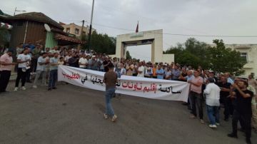 احتجاجات حاشدة أمام المستشفى الإقليمي بتاونات.. وتحذيرات من انهيار الوضع الصحي (صور)