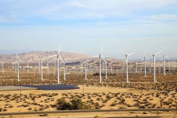 الاستثمار الأمريكي يطرق أبواب الصحراء المغربية.. واشنطن تترجم دعمها بتمويلات تنموية بـ 5 مليارات دولار الاستثمار الأمريكي يطرق أبواب الصحراء المغربية.. واشنطن تترجم دعمها بتمويلات تنموية بـ 5 مليارات دولار