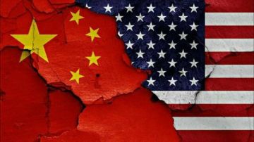 وول ستريت جورنال: بكين تواجه تباطؤا اقتصاديا حادا مع استمرار الحرب التجارية وول ستريت جورنال: بكين تواجه تباطؤا اقتصاديا حادا مع استمرار الحرب التجارية