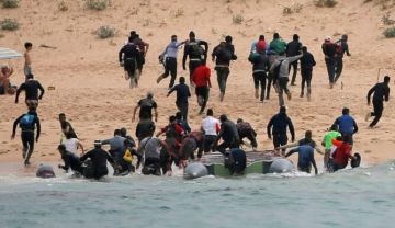 الهجرة الآمنة.. تقرير حقوقي يقترح منح الشباب تأشيرات موسمية لمواجهة الهجرة السرية الهجرة الآمنة.. تقرير حقوقي يقترح منح الشباب تأشيرات موسمية لمواجهة الهجرة السرية