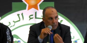 ماذا يقع بين العصبة الاحترافية والرجاء؟ ماذا يقع بين العصبة الاحترافية والرجاء؟