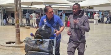 لورش يصل إلى البيضاء والوداد يستعد لتقديمه لورش يصل إلى البيضاء والوداد يستعد لتقديمه