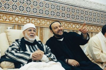 منير القادري يتنحى عن قيادة الزاوية البودشيشية ويسلم المشيخة لأخيه معاذ