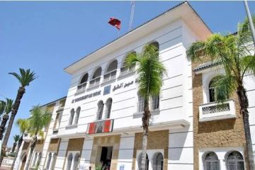 انسحابات وضغوط وأسئلة محرجة.. مقاطعة عين الشق بالبيضاء على صفيح ساخن انسحابات وضغوط وأسئلة محرجة.. مقاطعة عين الشق بالبيضاء على صفيح ساخن