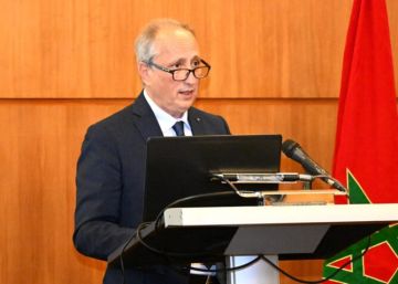 برادة يعفي محمد فوزي من مهامه كمدير لأكاديمية الداخلة برادة يعفي محمد فوزي من مهامه كمدير لأكاديمية الداخلة