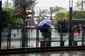 نشرة إنذارية: أمطار رعدية مصحوبة بهبات رياح الأربعاء بهذه المناطق