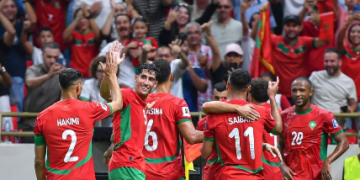 إصابة لاعب مغربي في مباراة زامبيا تقلق ناديا أوروبيا