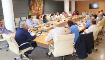 الكتاب: احتجاجات أكادير تعري المستشفيات العمومية.. والجامعات المغربية تسير نحو المجهول