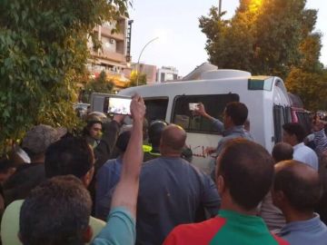 جبرون: احتجاجات جيل زيد تعكس أزمة ثقة وعلى المسؤولين الإنصات والتواصل بدل التعتيم جبرون: احتجاجات جيل زيد تعكس أزمة ثقة وعلى المسؤولين الإنصات والتواصل بدل التعتيم