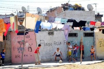 قروض صغيرة وأحلام كبيرة.. هل تنجح المشاريع الصغرى في مواجهة الفقر وتحقيق التنمية؟