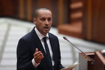 وزارة الصحة تتحرك لوقف فوضى الغيابات بالمستشفيات وتتوعد المتغيبين بعقوبات صارمة وزارة الصحة تتحرك لوقف فوضى الغيابات بالمستشفيات وتتوعد المتغيبين بعقوبات صارمة