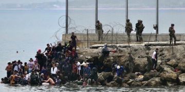 البحر يقتل أحلام أطفال مغاربة قبل الوصول إلى الجنة الأوروبية