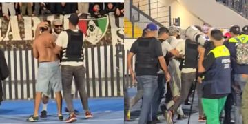 عناق ورمي بالقنينات وتدخل أمني.. إلياس المالكي يظهر في كلاسيكو الرجاء والجيش الملكي بـدونور