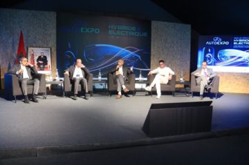 فاعلون يبرزون دور الائتمان والتأمين في التحول نحو السيارات الهجينة والكهربائية فاعلون يبرزون دور الائتمان والتأمين في التحول نحو السيارات الهجينة والكهربائية