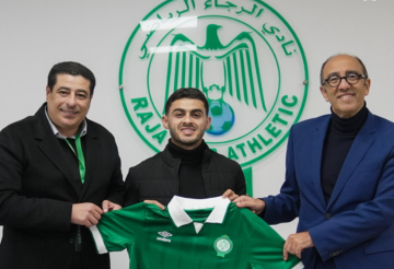 الرجاء المغربي يضم الدولي الأردني شرارة