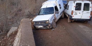 مركز صحي يتكفل بمصابين في اصطدام سيارتين نواحي أزيلال