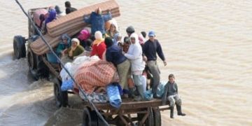 الفيضانات تقطع طرقا نواحي سيدي قاسم