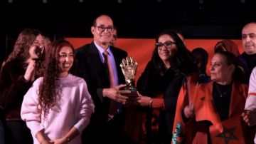 برشلونة تكرم بادو الزاكي برشلونة تكرم بادو الزاكي