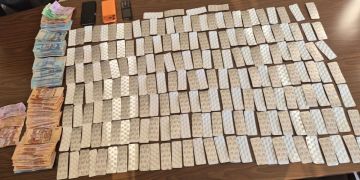 أمن سلا يوقف شخصين بحوزتهما 3000 قرصا طبيا مخدرا أمن سلا يوقف شخصين بحوزتهما 3000 قرصا طبيا مخدرا