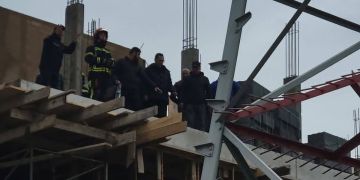 شاب يهدد بالانتحار من أعلى بوطو وسط البيضاء