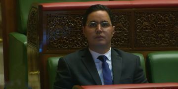 برلماني يواجه بركة بطرقات مغشوشة أنجزت بـ الحديد الرقيقة الرملة ترب