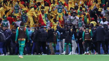 ما العقوبات التي نجا منها منتخب السنغال بعد التراجع عن الانسحاب من النهائي؟ (فيديو)