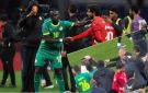 في مشهد واحد بعد مباراة مصر والسنغال.. تصرف إبراهيم حسن يشعل الجدل وماني يخطف الإشادة