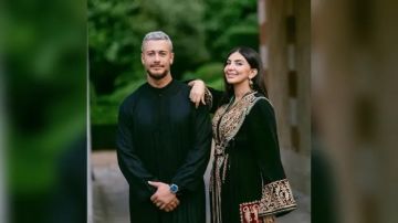 زوجة لمجرد تهاجم المتنكرين