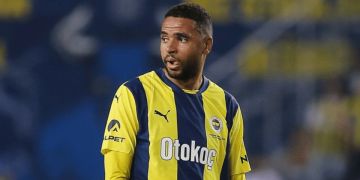 النصيري يبعث برسالة قوية إلى محمد وهبي قبل الحسم في القائمة
