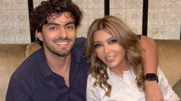 فرحة العمر.. سميرة سعيد تزف ابنها الوحيد شادي على الطريقة المغربية في الرباط فرحة العمر.. سميرة سعيد تزف ابنها الوحيد شادي على الطريقة المغربية في الرباط